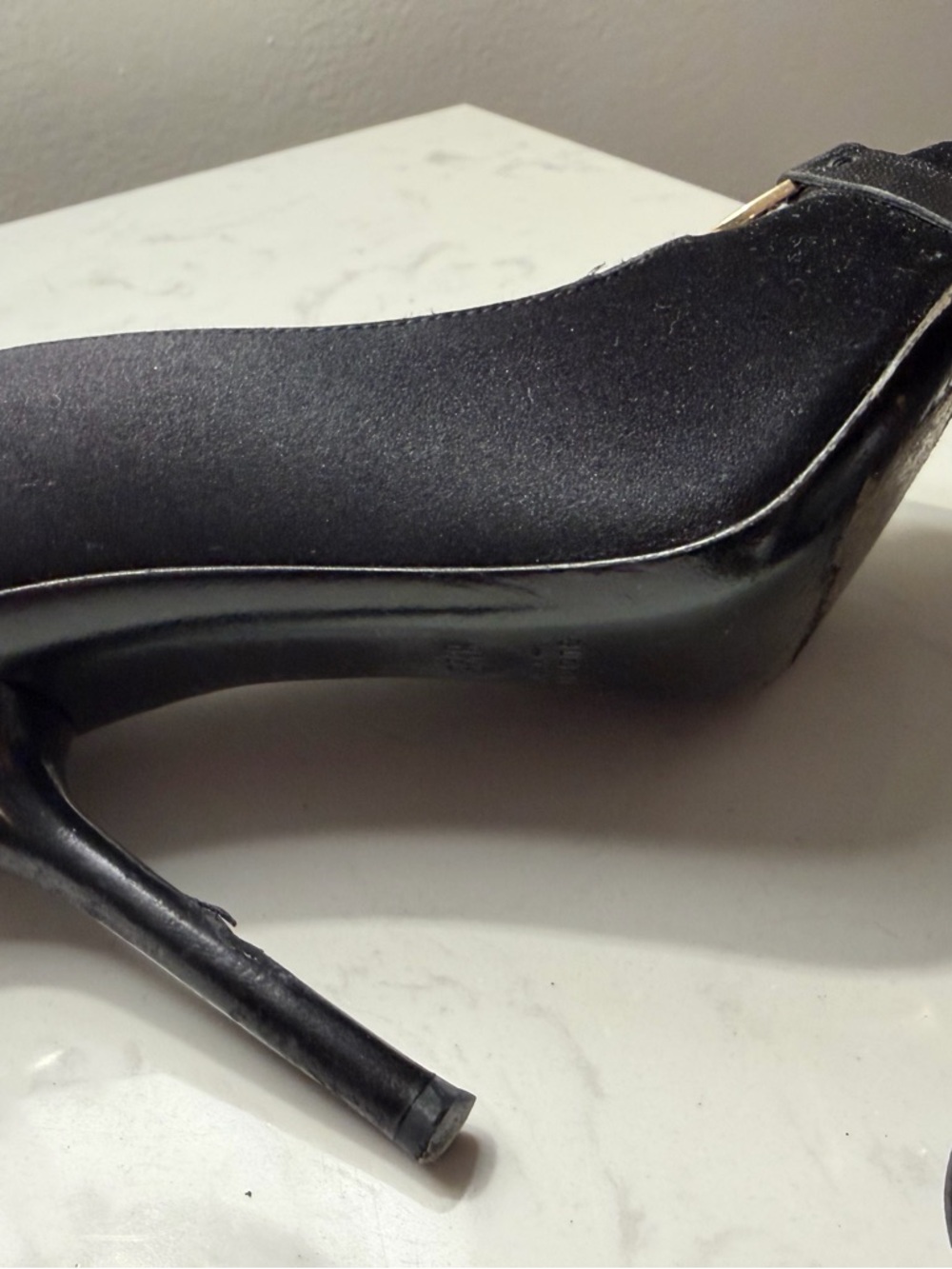 Gucci Black Open-Toe Stiletto Heels with Crystal-Embellished Horsebit - Picture 4 of 9